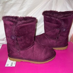So magenta winter boots size 7
